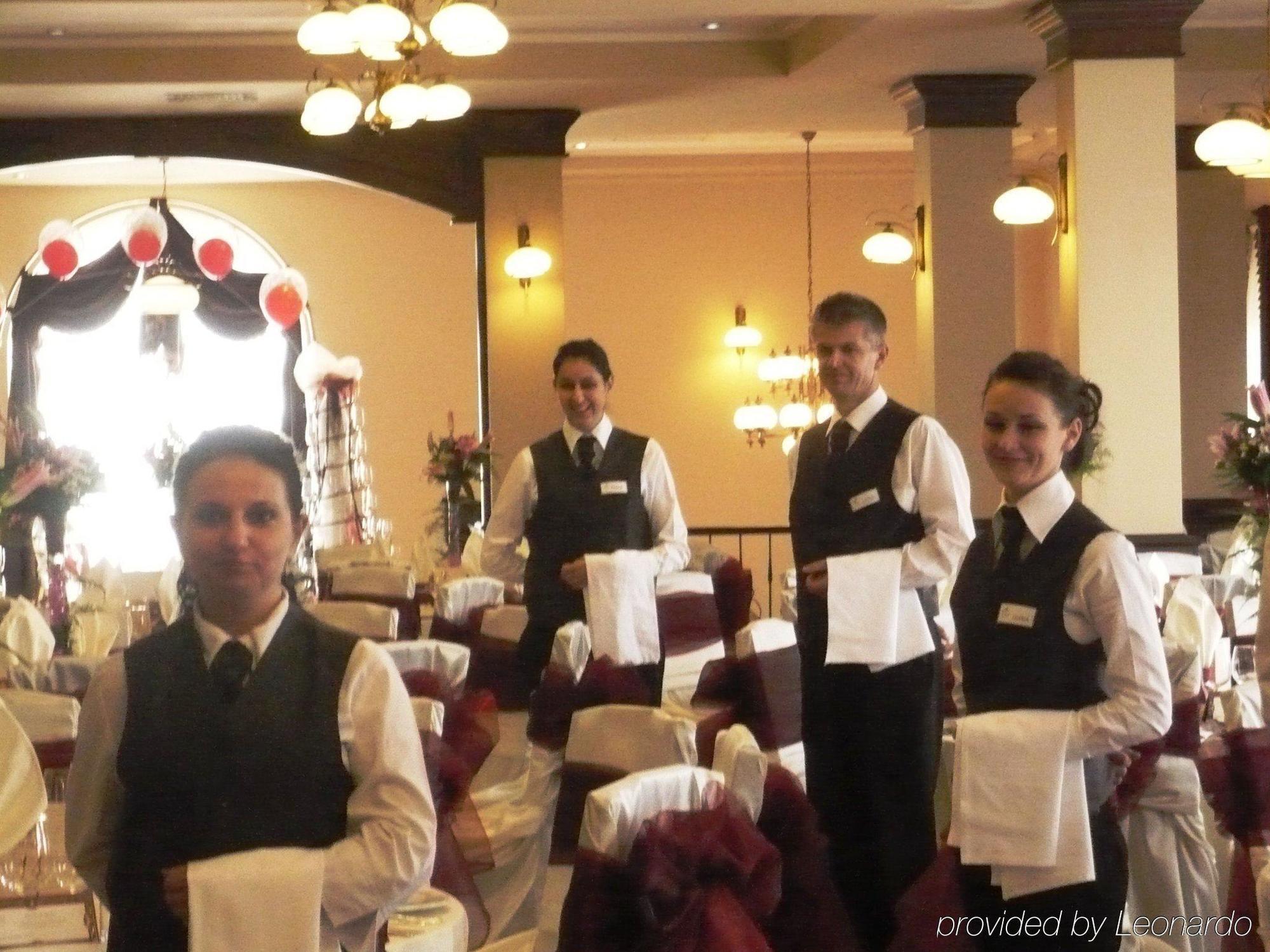Royal Class Hotel Клуж-Напока Ресторан фото